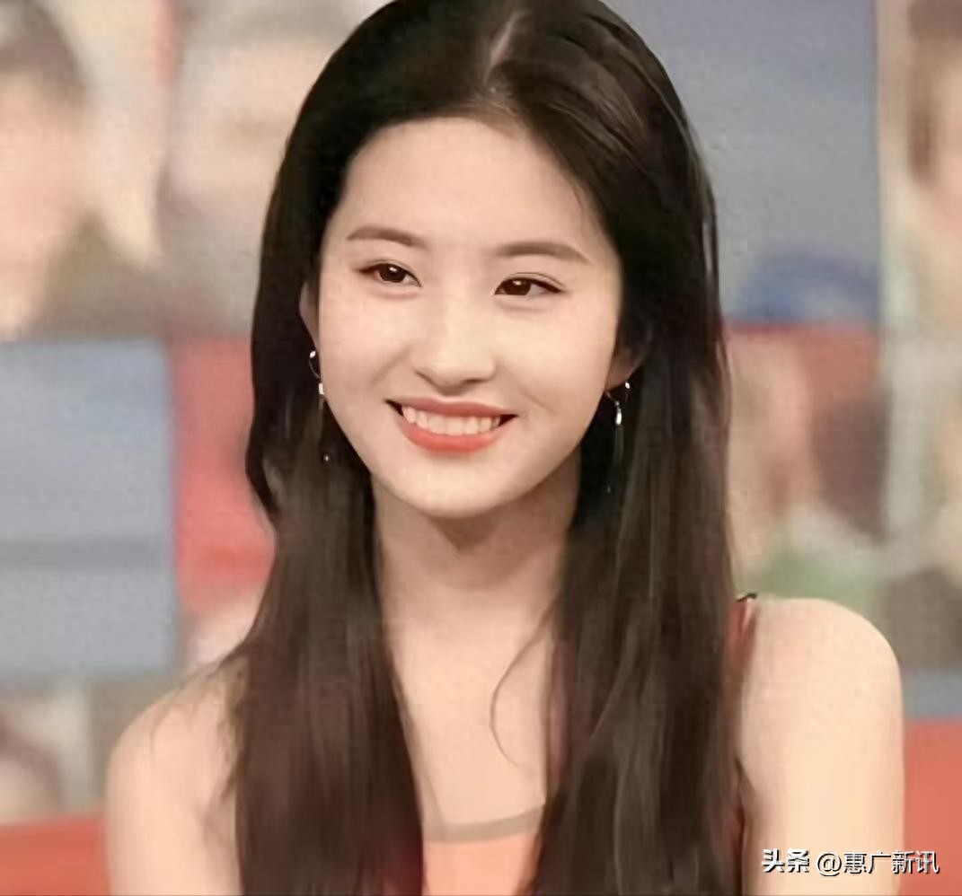 干爹包养、堕胎变性、私生活乱？刘亦菲被黑，到底得罪了谁