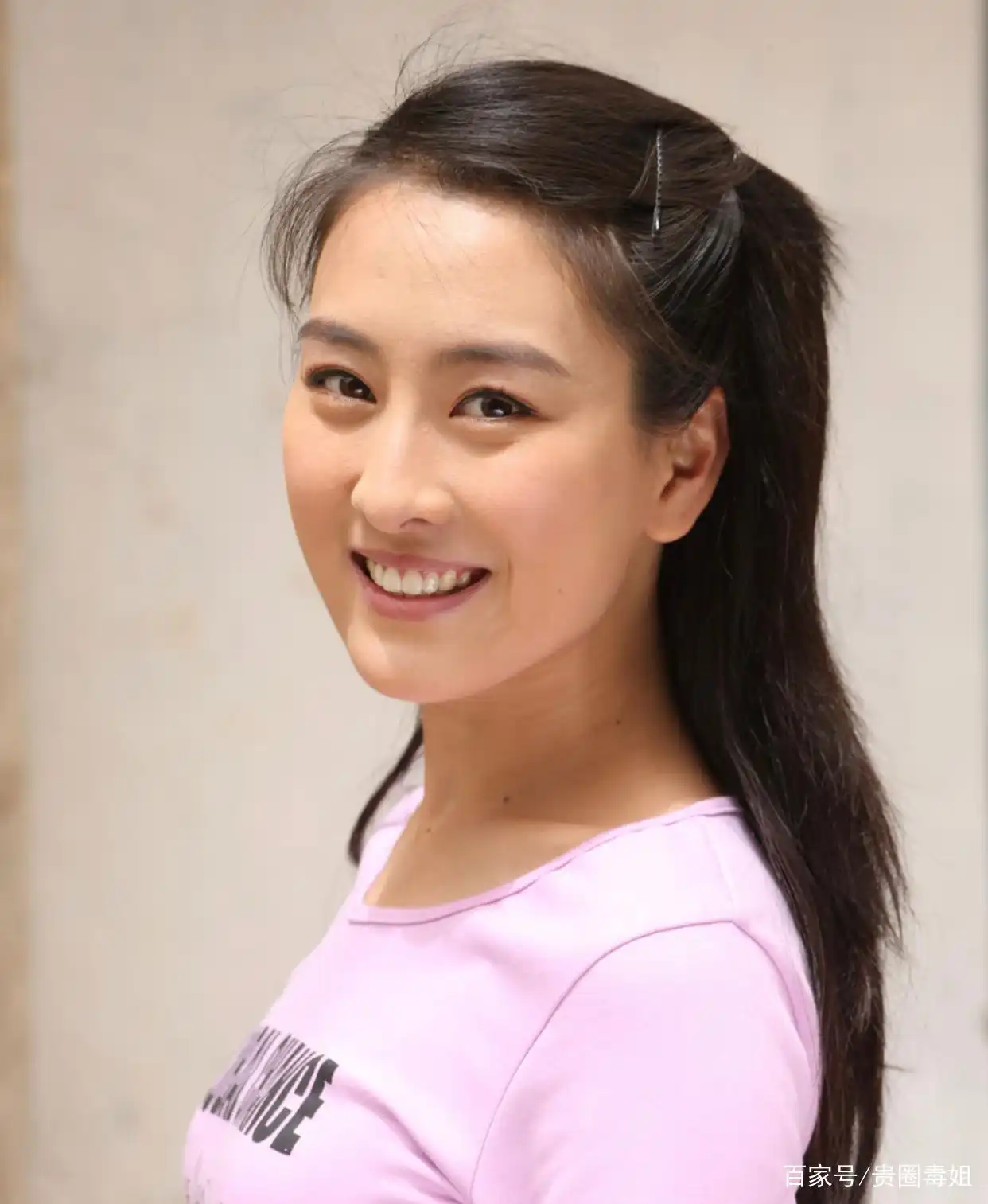 大长脸美女 女星大长脸 气质独特大长脸_长方形脸女明星